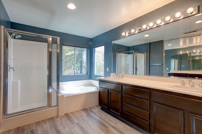 Building Photo - Beautiful 5 Bedroom Home (1 Downstairs) with VIEWS