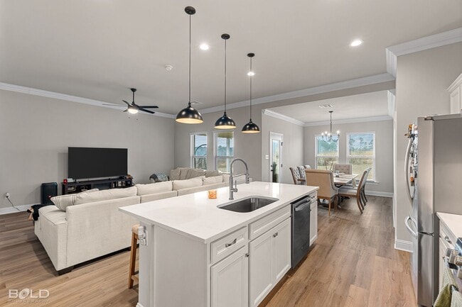 Building Photo - 315 Hummingbird Ln