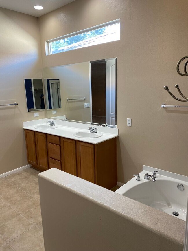 Building Photo - Beautiful Home in 55+ Community