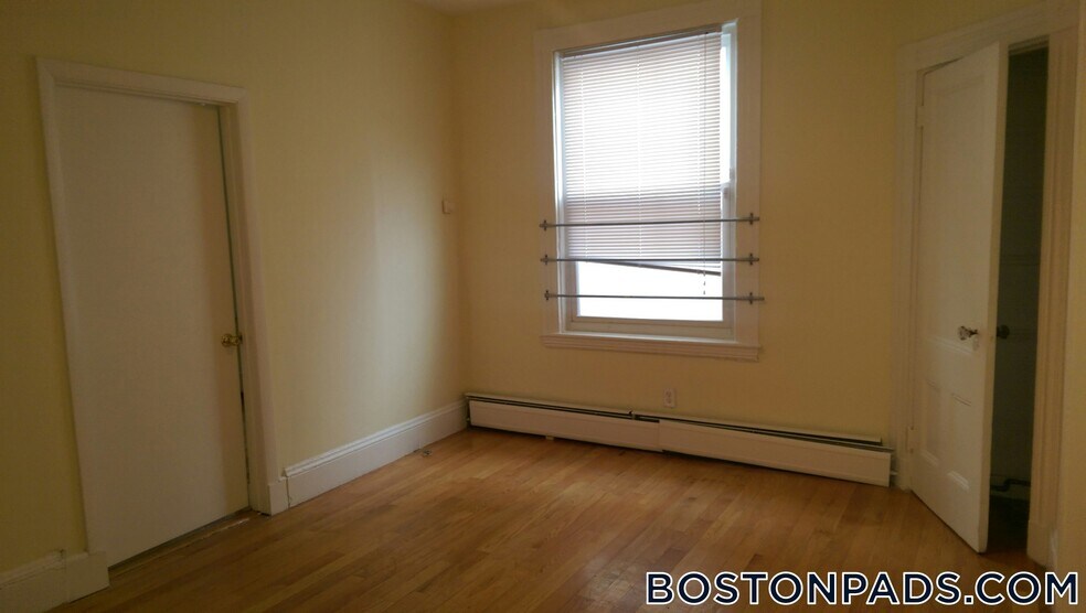 Building Photo - 35 Brookline St