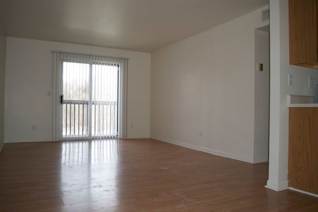 Building Photo - Randall Ridge Apartments (PLACEMENT)