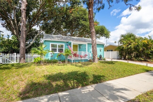 Building Photo - 2709 Upton St S