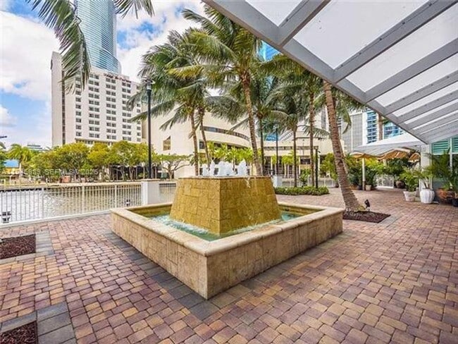 Building Photo - 31 SE 5th St