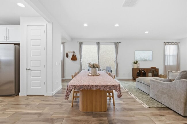 Building Photo - 3251 S Lotus