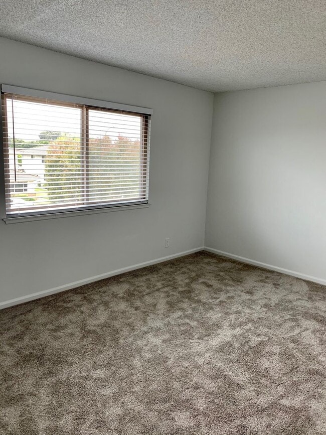 Building Photo - Upgraded Carpinteria Townhome- Great Commu...