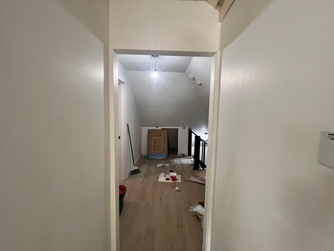 Building Photo - 616 McClellan St