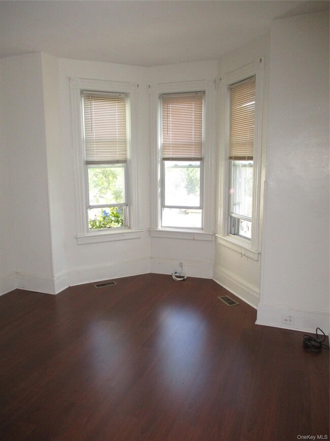 Building Photo - 33 Bay View Terrace