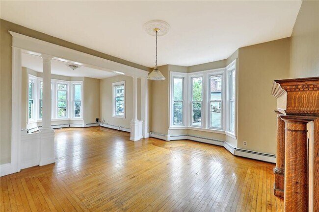 Building Photo - 35 Hammond St