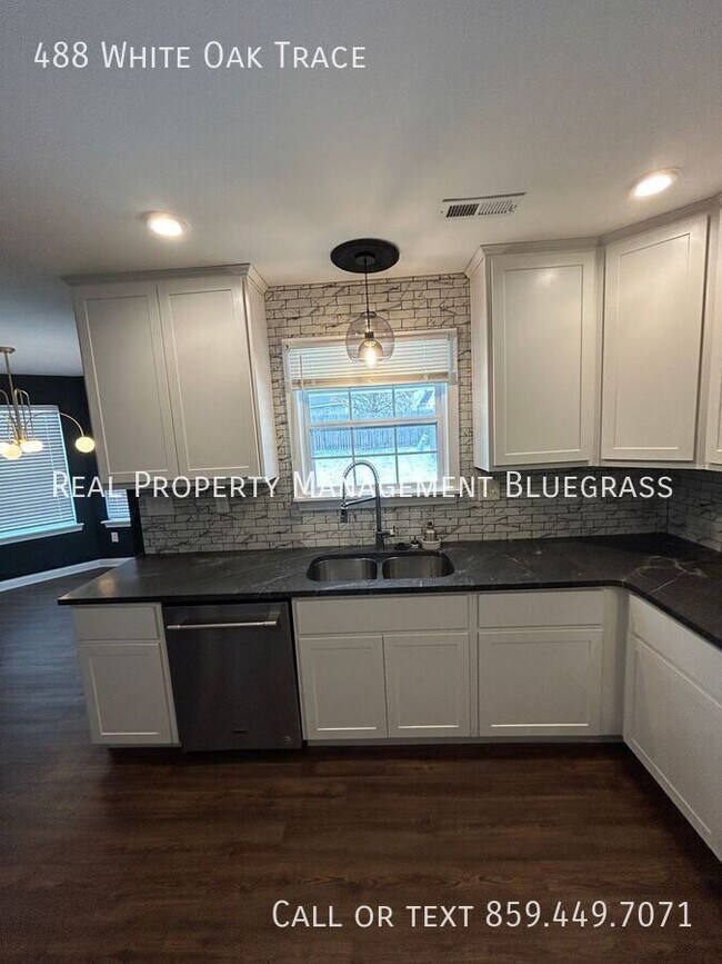 Building Photo - 488 White Oak Trace