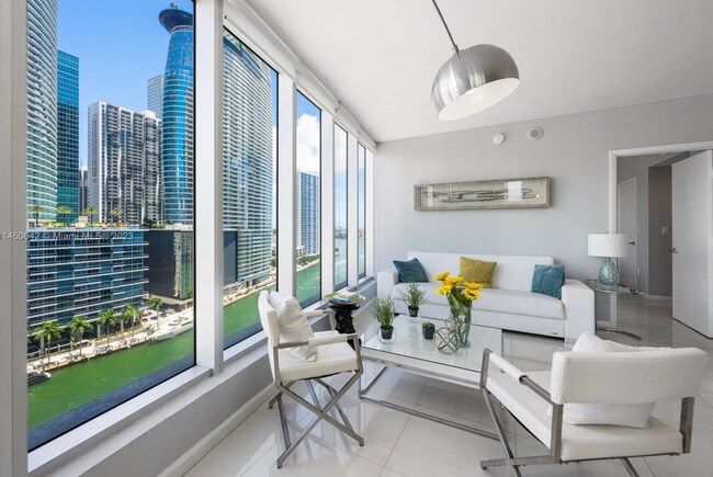 Building Photo - 485 Brickell Ave