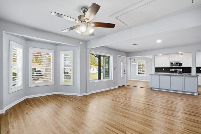 Building Photo - 2933 S Hills Ave