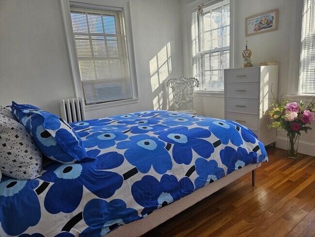 Building Photo - 77 Martin St