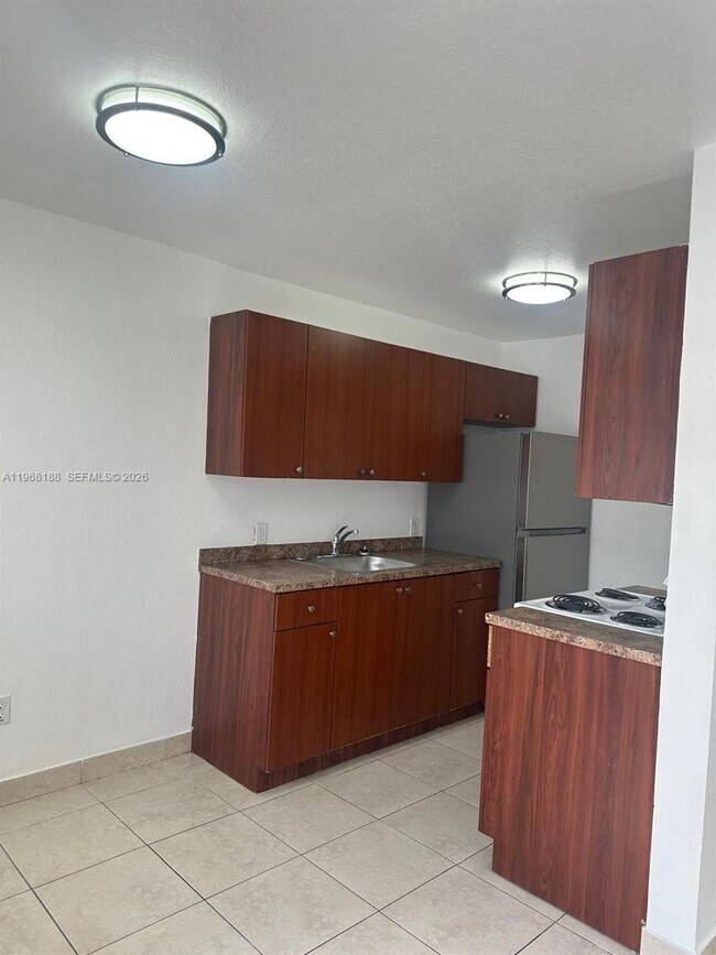 Building Photo - 16120 NE 19th Pl