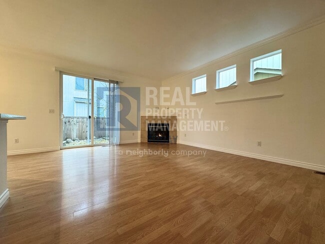 Building Photo - Great 3 Bedroom In South Hill!