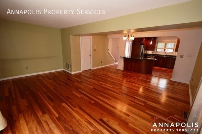 Building Photo - 73 Spa Rd