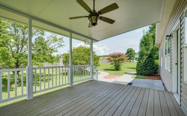 Building Photo - 205 Rockingham Meadows Dr