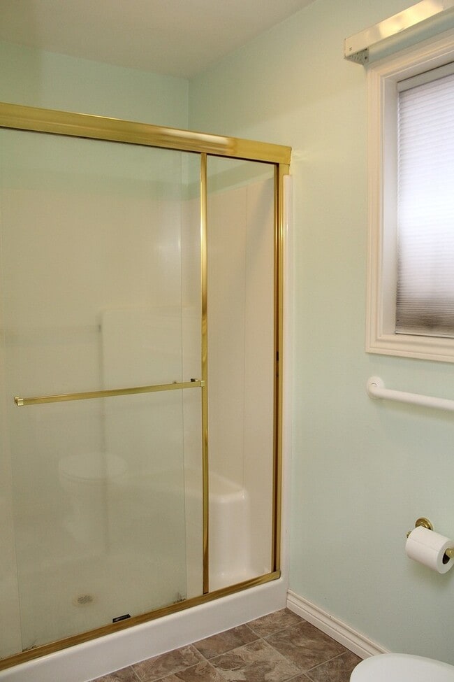 Building Photo - 15040 SE Lostine Dr