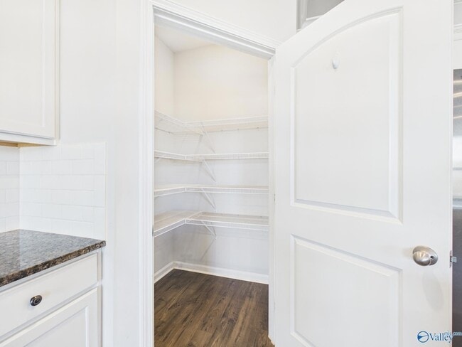 Building Photo - 506 E River Landing Blvd