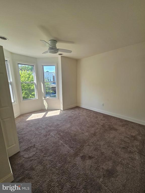 Building Photo - 150 E Pleasant St