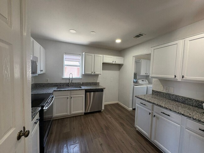 Building Photo - 7115 Ocho Rios Dr