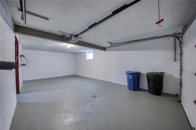 Building Photo - 5523 Rippey Pl