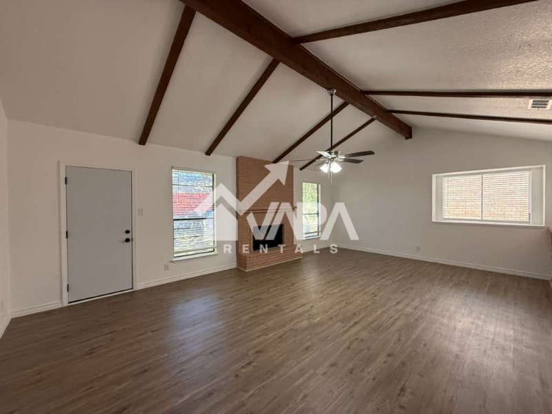 Building Photo - 4103 Family Tree Dr