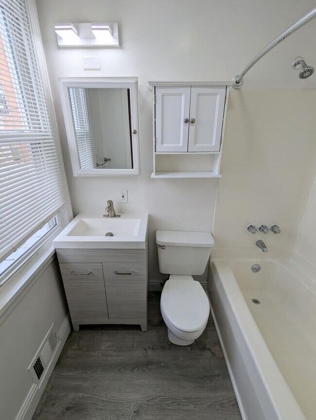 Building Photo - stw118