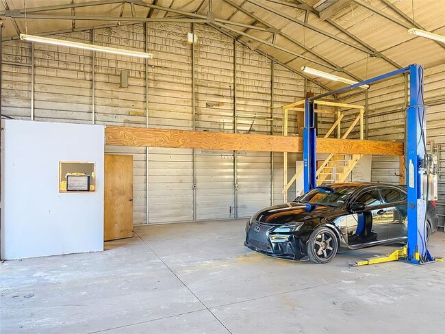 Building Photo - 3239 Allen Rd