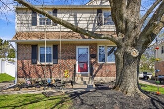 Building Photo - 2907 Kanes Rd
