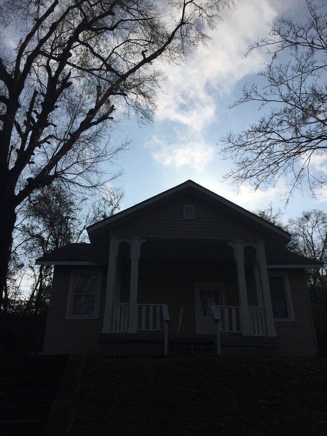 Building Photo - 27 Hemlock Dr