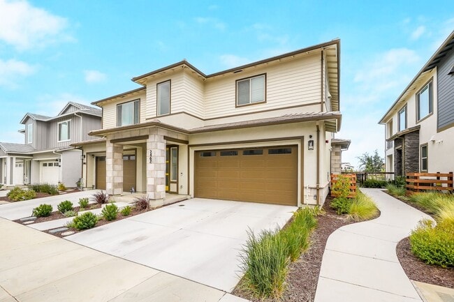 Primary Photo - One Lake Townhouse
