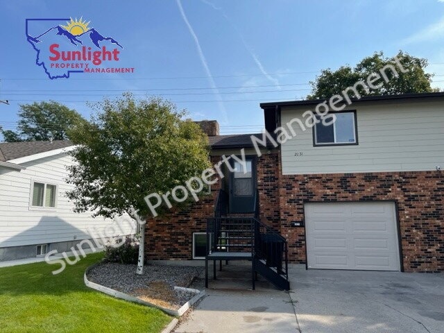 Primary Photo - "Spacious 3-Bed, 2-Bath Duplex in Prime Billings Location – 1500 Sq Ft of Comfort!"