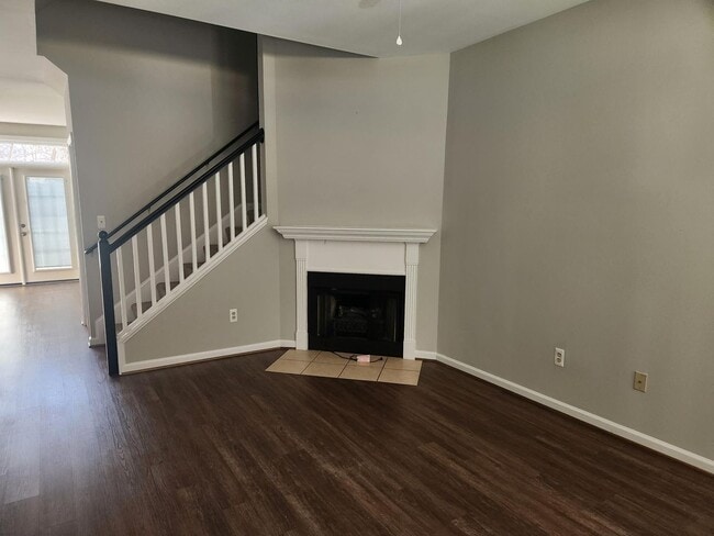 Building Photo - 2 Bedroom 2.5 bath Townhouse-Midlothian/Charter Colony area