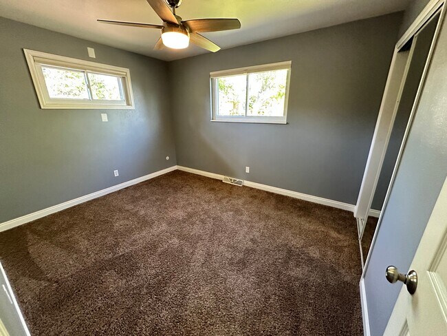 Building Photo - 7393 S Washington Cir