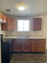 Building Photo - 542 E 200 N