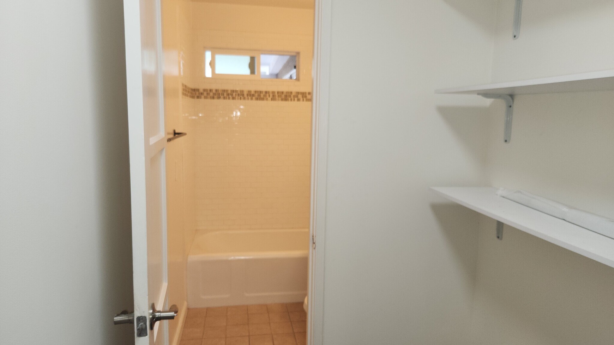 Building Photo - 3548 Military Ave