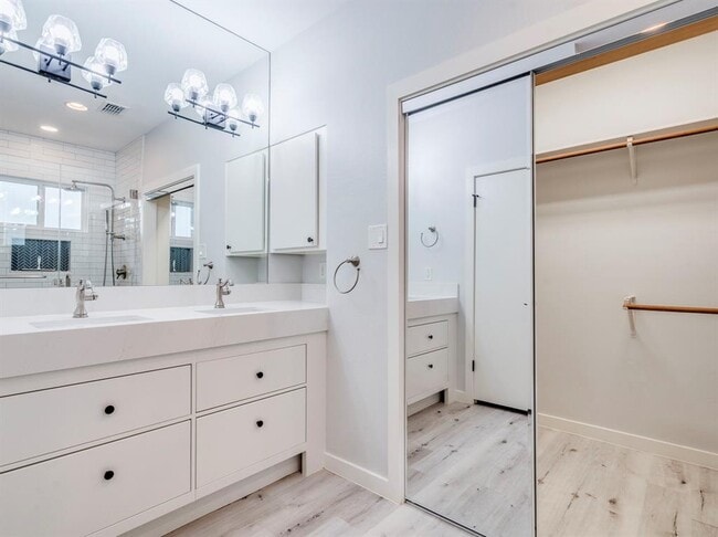 Building Photo - 7933 Wheel Rim Cir