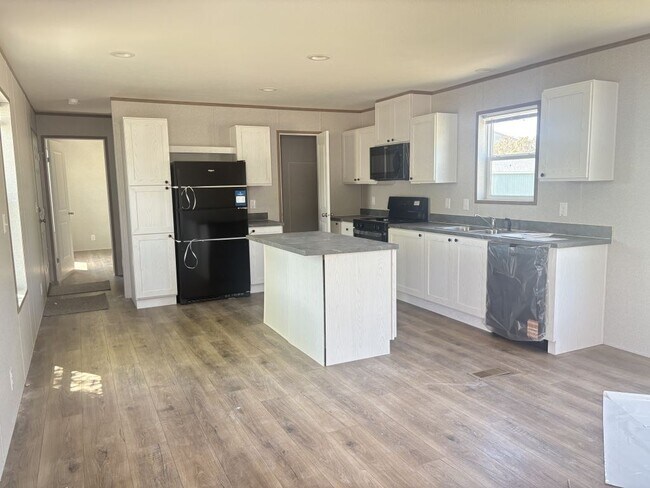 Building Photo - 4514 San Juan Dr S
