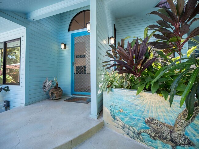 Building Photo - Beautiful Furnished, 2 Bed, 3 Bath, Gated ...