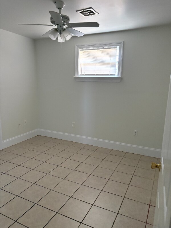 Building Photo - 2228 Riverland Dr