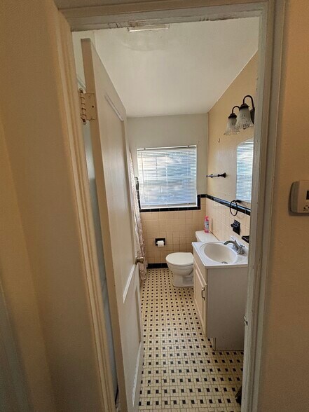 Building Photo - 2710 Green St