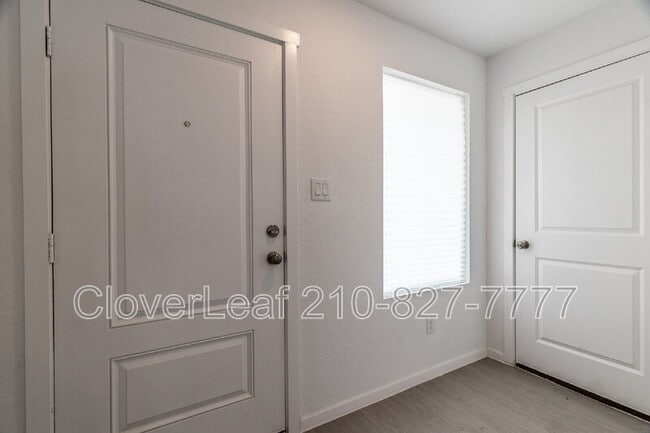 Building Photo - 506 Sarah Wy