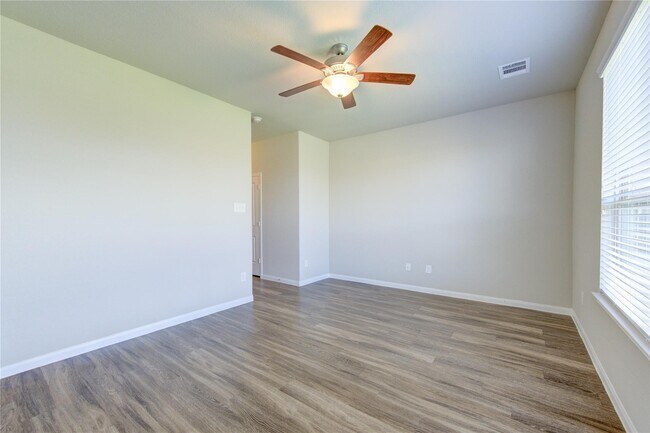 Building Photo - 3566 Paganini Pl