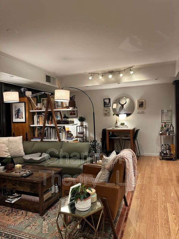 Building Photo - 1530 Key Blvd