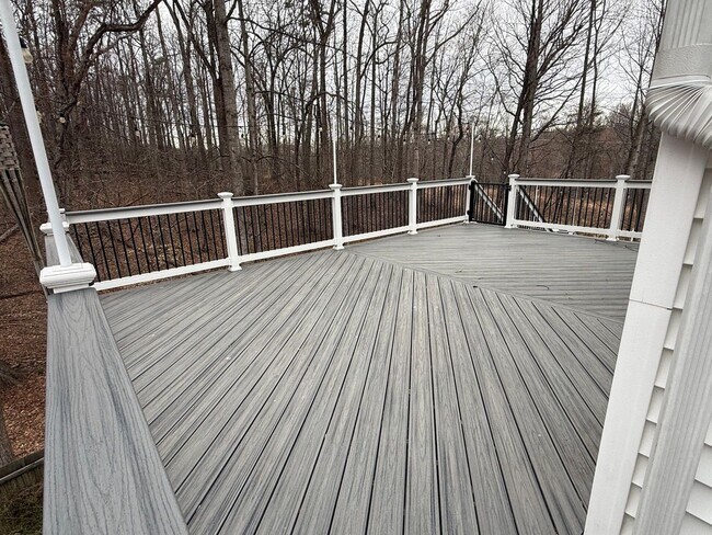 Building Photo - 8302 White Star Ct