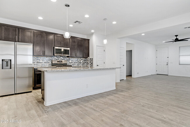 Building Photo - 14205 W Bronco Trl
