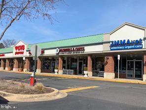 Building Photo - 6631 Wakefield Dr