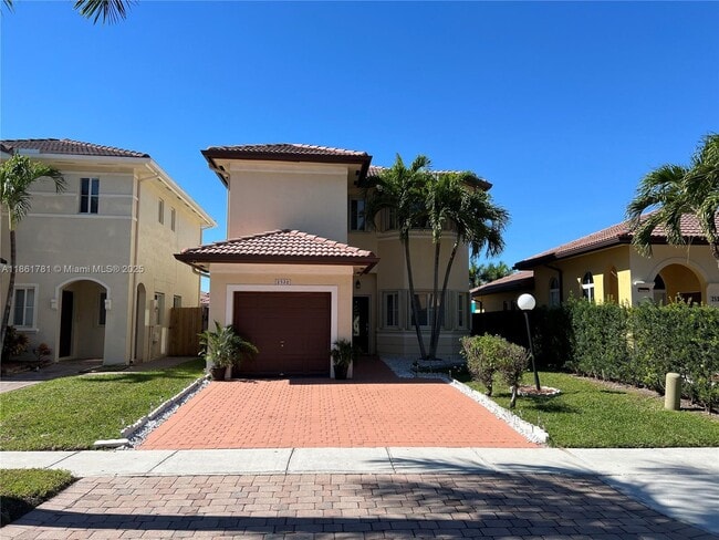 Primary Photo - 2532 NE 41st Terrace