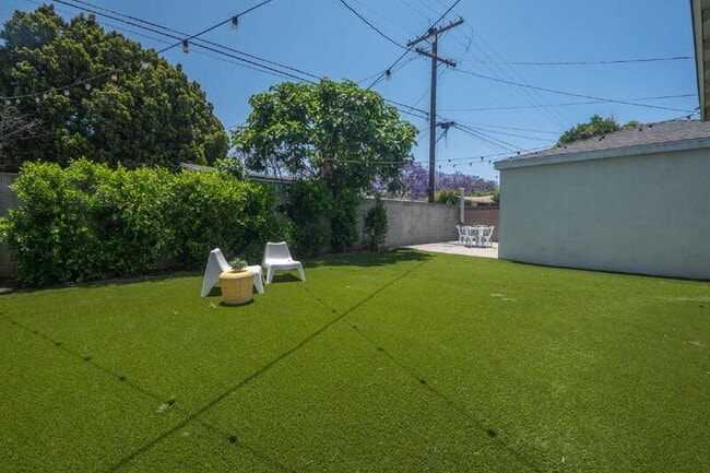 Building Photo - 3914 Somerset Dr