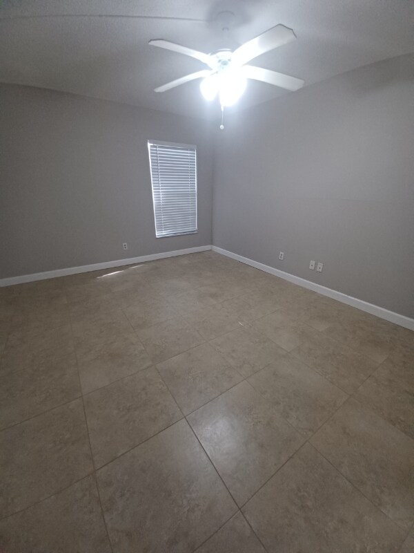 Building Photo - 3455 Countryside Blvd